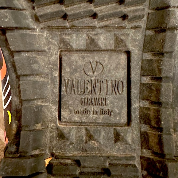 Shoes - Picture 4 of 4